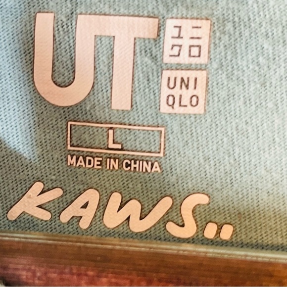 Uniqlo x KAWS UT Sesame Street Elmo Tee - Picture 4 of 5